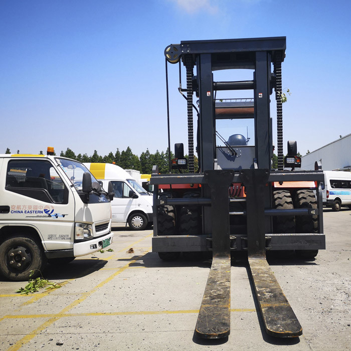 Diesel Engine Material Handling Forklift Pneumatic Tyre Automatic Transmission