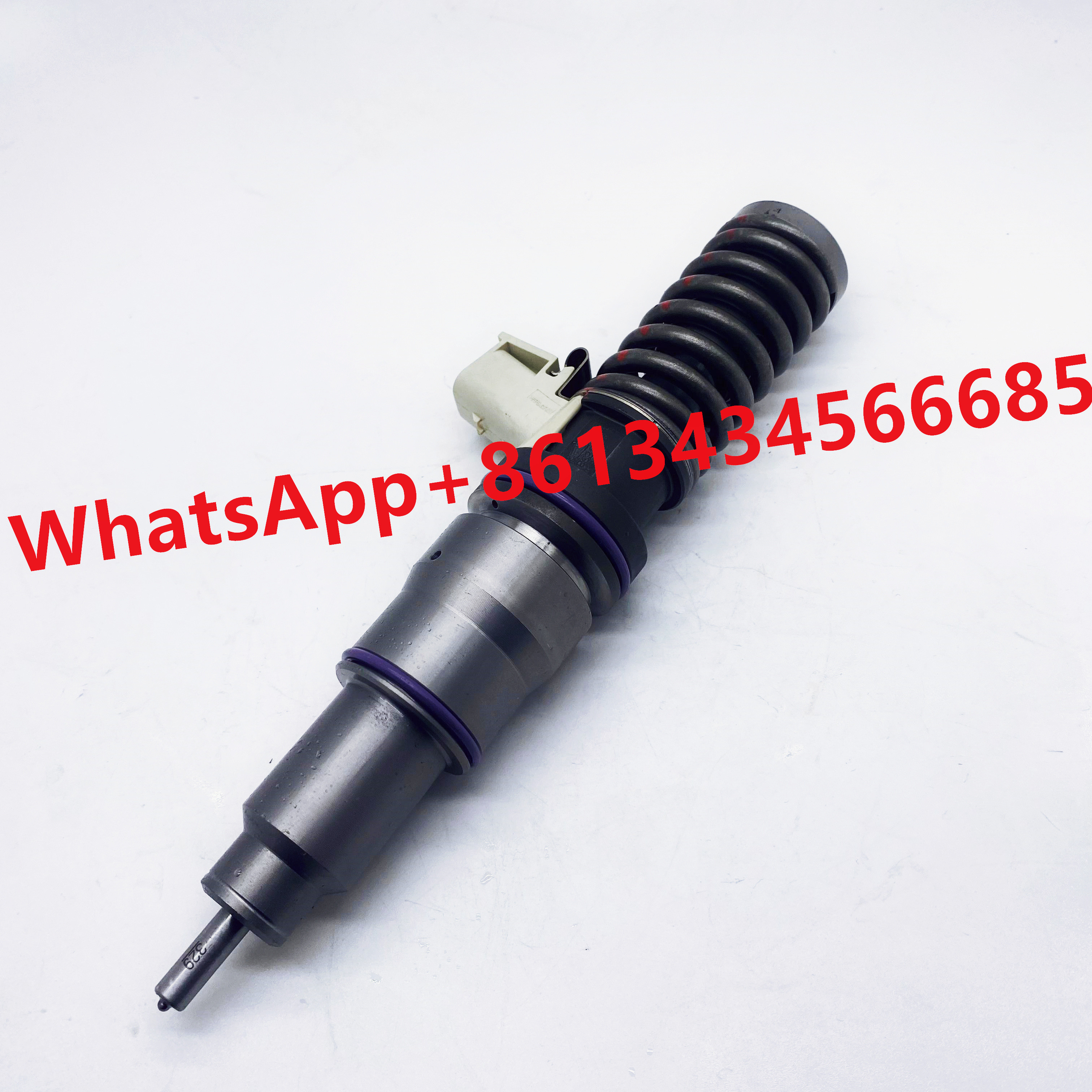 Diesel engine fuel Injector 3801369 BEBE4D27002 BEBE4D18002 3847790 21379939 E3.18/E3 For VOLVO TRUCK/VOLVO PENTA MD13