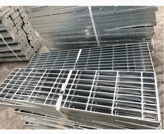 Heavy-Duty Galvanized Steel Stair Treads for Secure Access