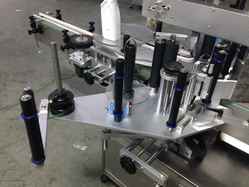 Full Automatic Label Applicator Machine For Bottles Servo Motor Driven