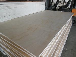 China Linyi commercial plywood manufacturer/pencil cedar kuering bingtangor birch okoume plywood on sale