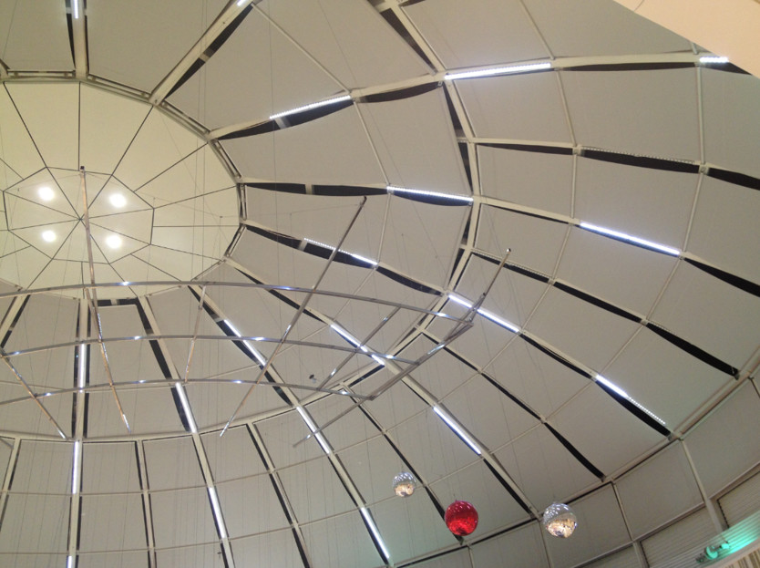 Motorized Retractable Outdoor Awnings Window Frames Made Bespoke Buliding Fabric Shape