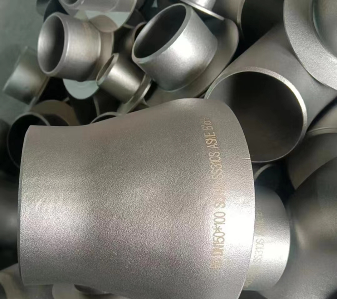 NXF Stainless Steel Butt Welding Concentric/Eccentric Reducer ASTM403 WP 317L S31726 Pipe Fitting at Reducing and Silver