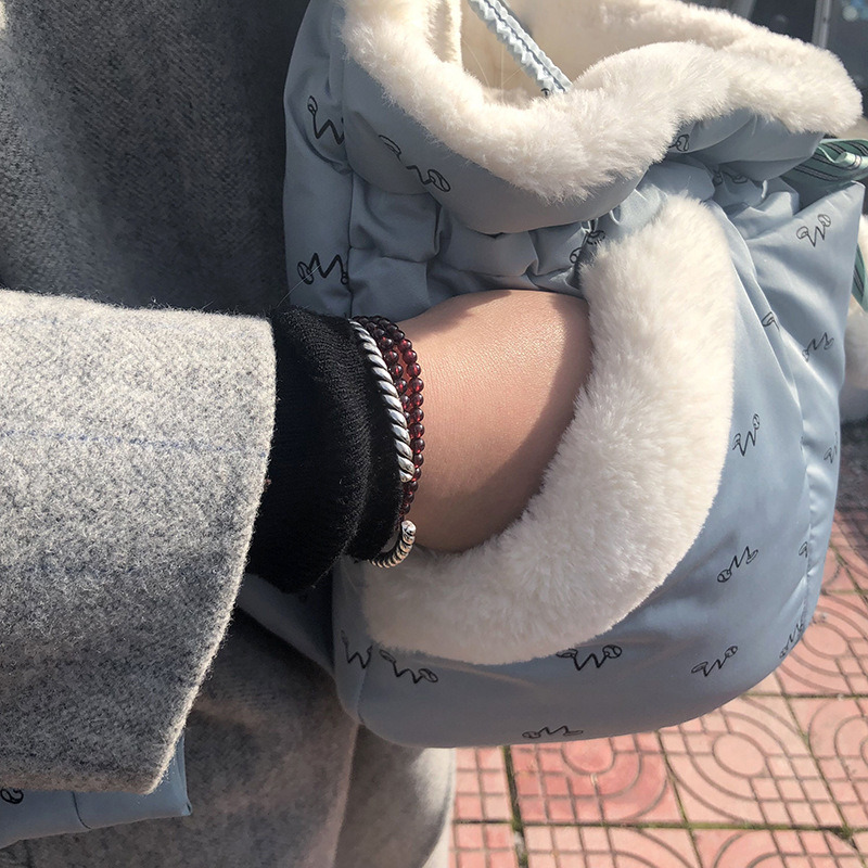 Design Front Pet Fur Carrier Pet Outdoor Warm Dog Bags