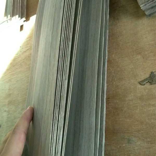 ISO9001 Walnut Wood Veneer , 1220mm*2440mm Natural Wood Floor Veneer