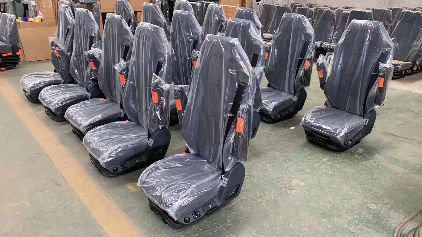 Picture and Design SINOTRUK Heavy Duty Seat for HOWO Truck Driver Seat 100% Tested