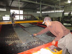 China 2000x6000mm CNC Plasma Cutting machine for metal palte cutting wholesale