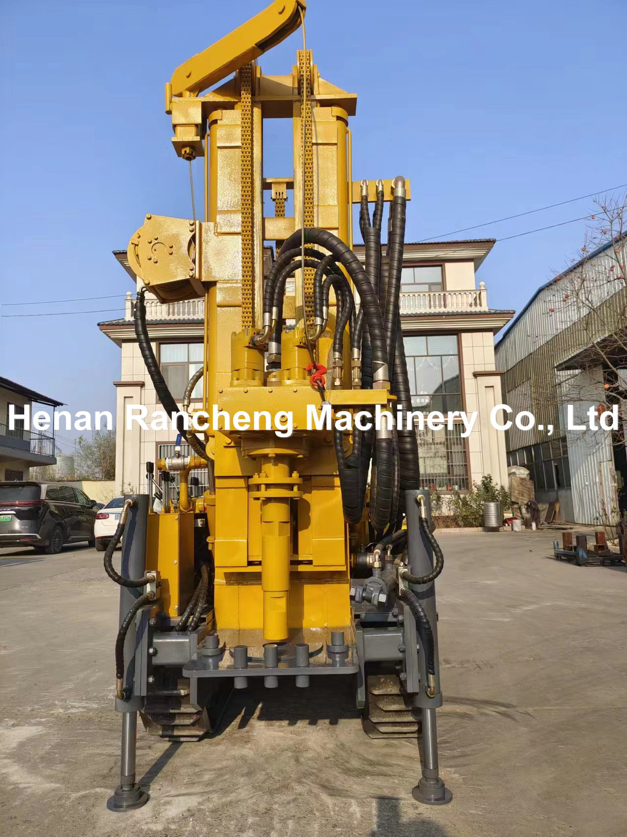 Small Crawler Water Well Drilling Machine 42KW Engine 150m Drilling Depth