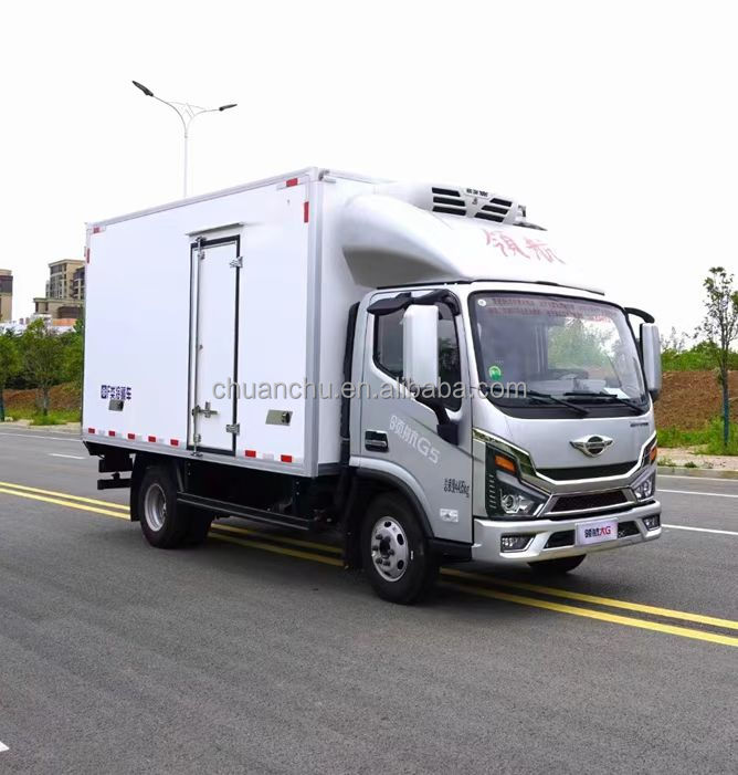 172HP Diesel Engine Refrigerated Box Truck Foton 4X2 Light Cargo Van Box Truck