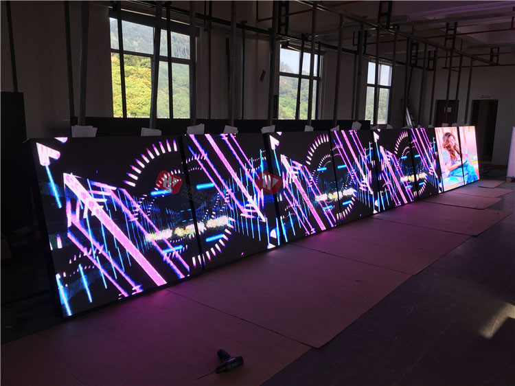 6500nits SMD1921 Front Service LED Display 4mm Pixel