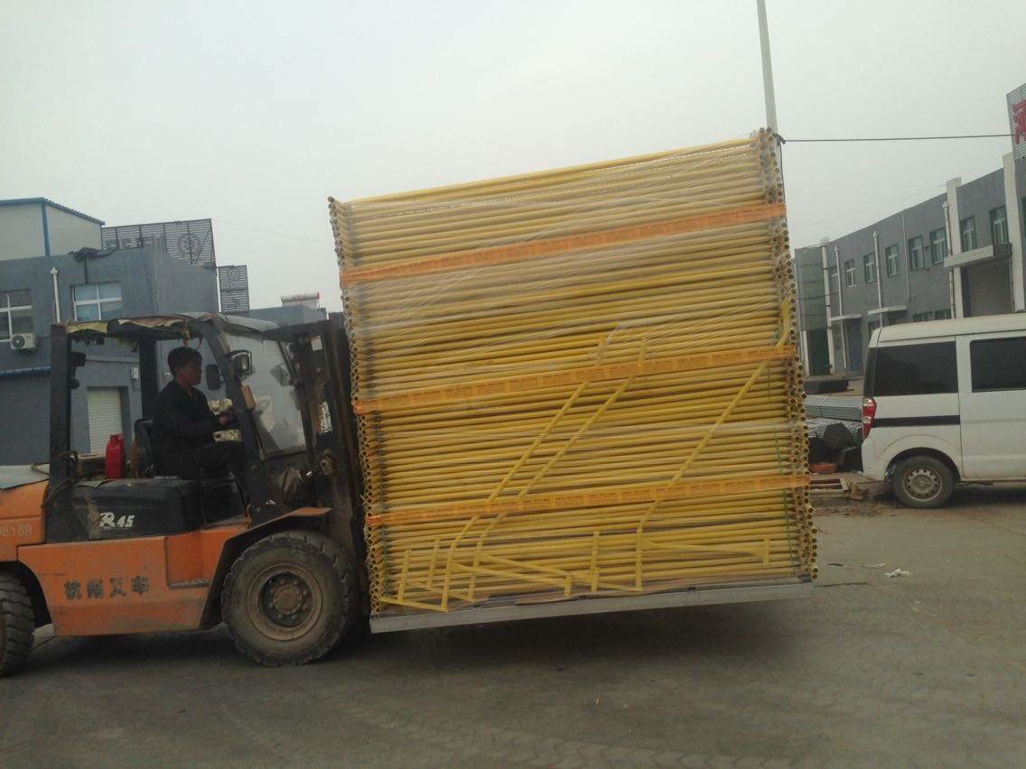 Hot Dipped Galvanized Temporary Fence AS4687-2007 Standard 42 microns Zinc thick 2.1m height and 2.4m width
