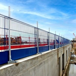 China Bolt-Together Edge Protection Barrier With Customizable Layout Options wholesale