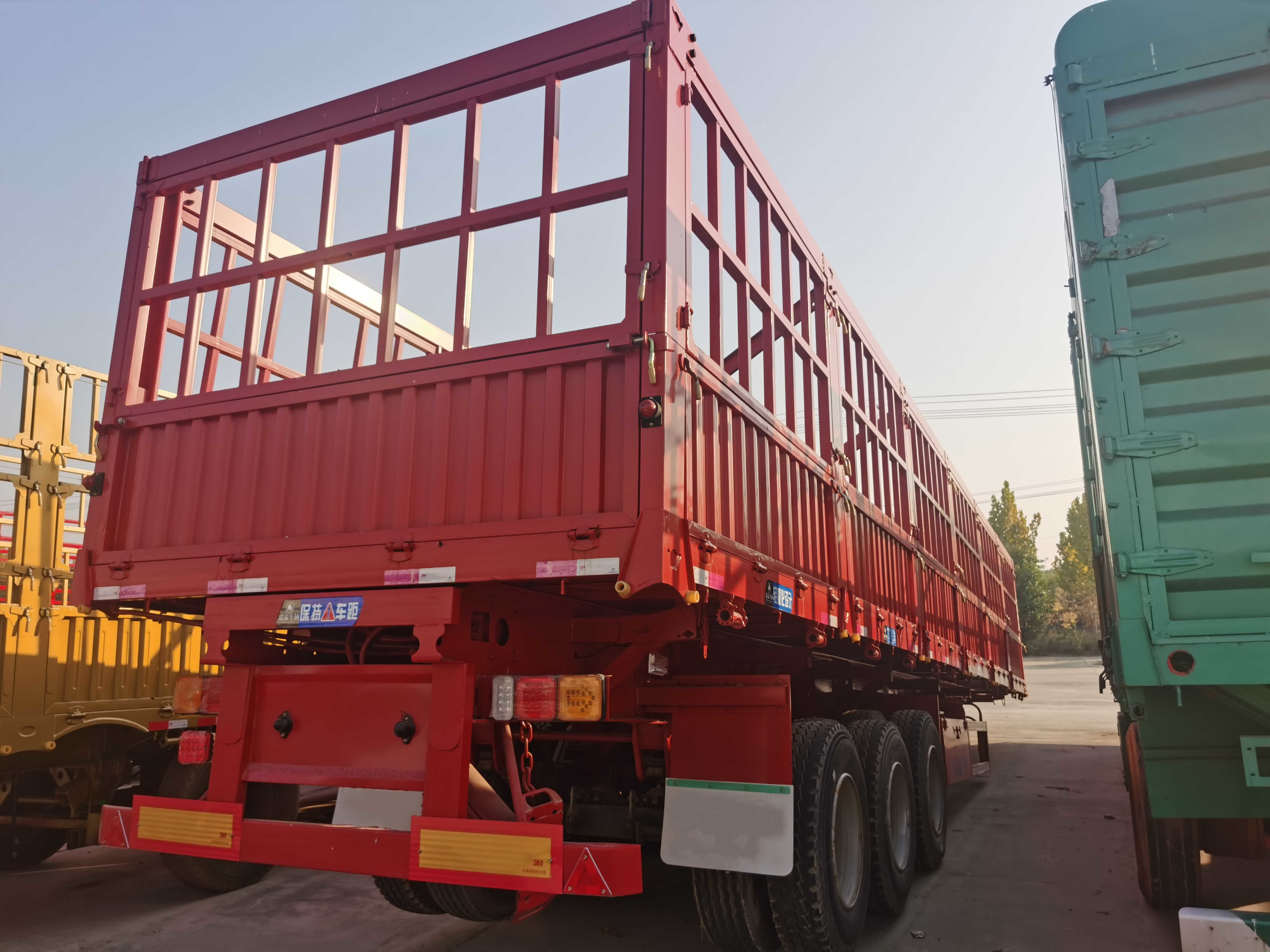 3 Axle Stake Cargo Trailer 60T/80T Fence Semi-Trailer Trailer