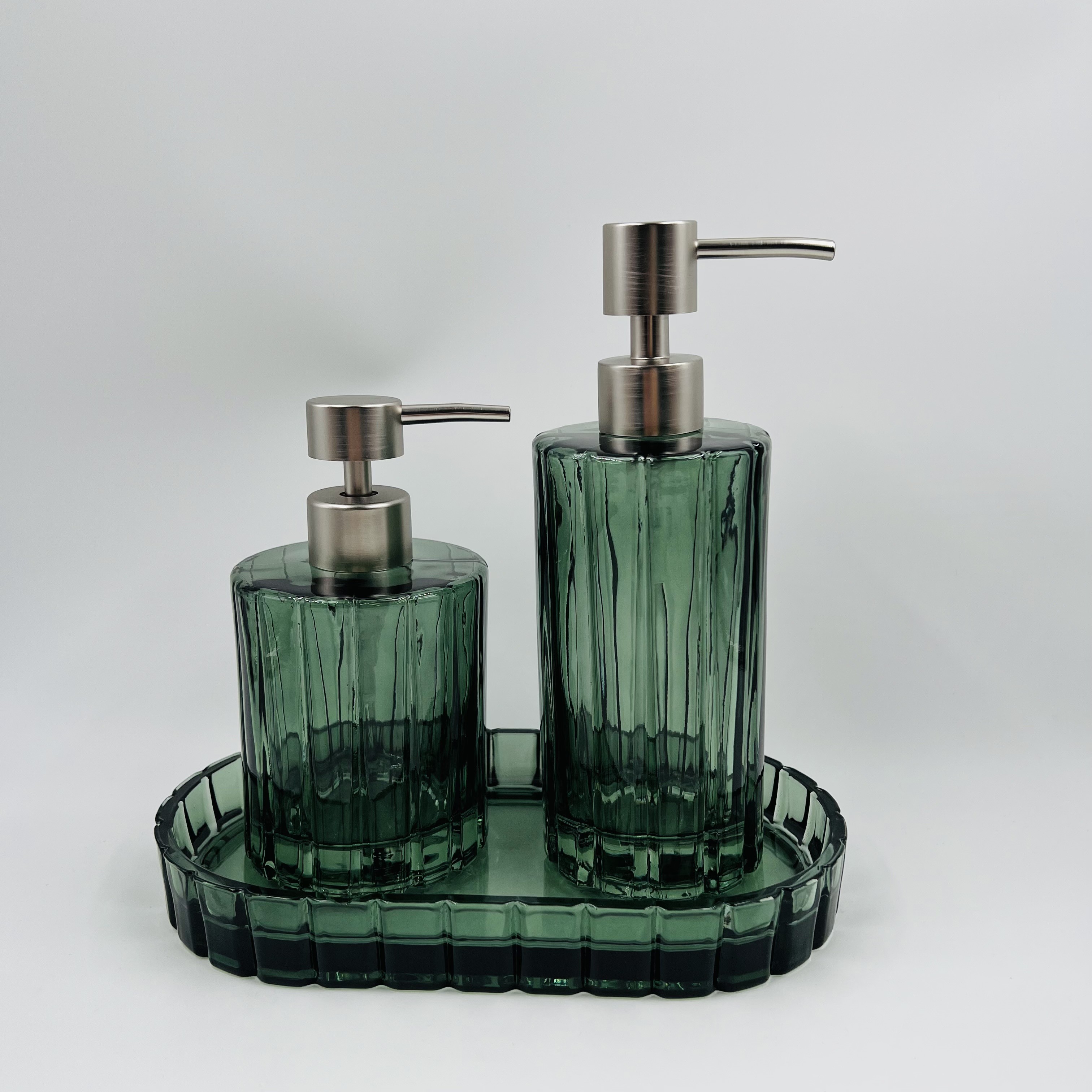 Ribbed Glass Bathroom Accessories 3pcs Set Green Color With Vertical Stripe Silver Mat Pump Head Parts