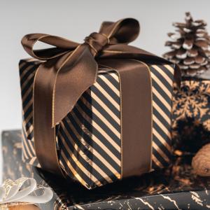 China Black Style Striped Kraft Wrapping Paper 10m Roll Christmas Wrapping Paper OEM wholesale