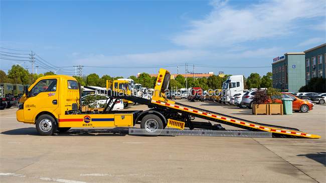 Dongfeng High Quality Car Help Raid Tow Truck Airport Tow Truck