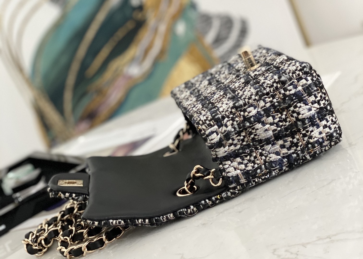 Mouth Cover Luxury Chain Bag Stitching Wool Metal Collocation