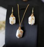 Fashion Freshwater Baroque Pearl Necklace For Women Baroque Pearl Metal Charm