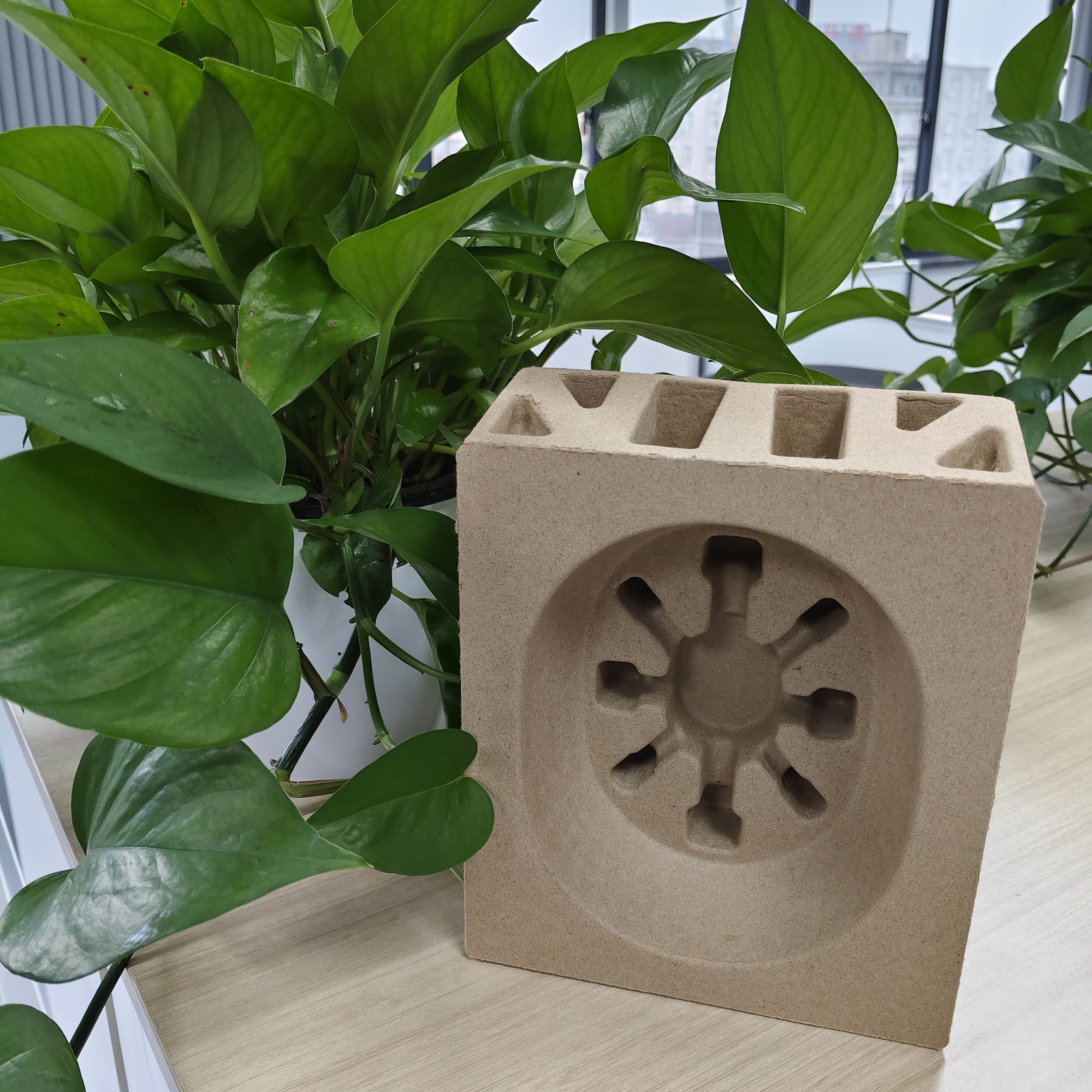The pulp molding packaging bases for smart speakers of small household appliances are directly supplied by factories in Ningbo, China, and are