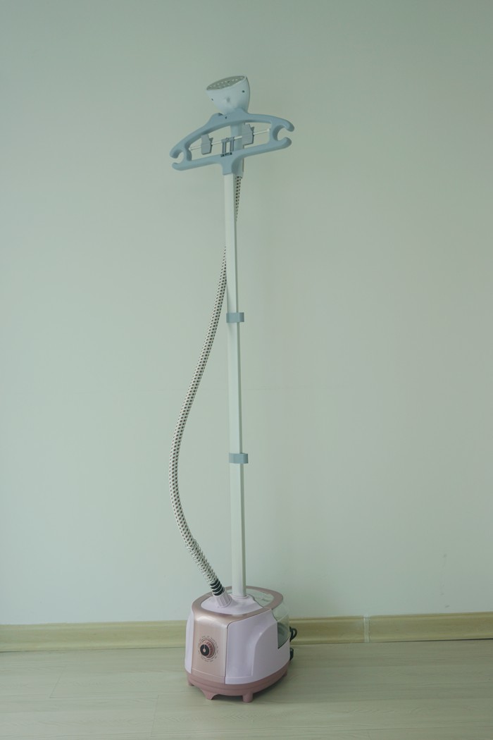 Clothing Fabric Vertical Portable Garment Steamer Max Air Output For Hotel