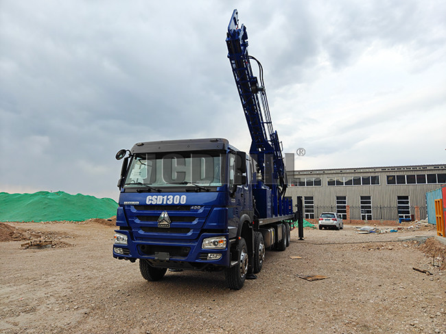 CSD1300 Water Well Drilling Rig 1300M Depth 400HP