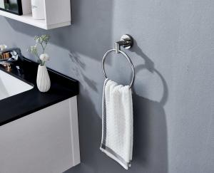 China Heavy Duty Bathroom Towel Rings Simple Round Polished 304 Stainless Paper Towel Holder Wall Mount wholesale