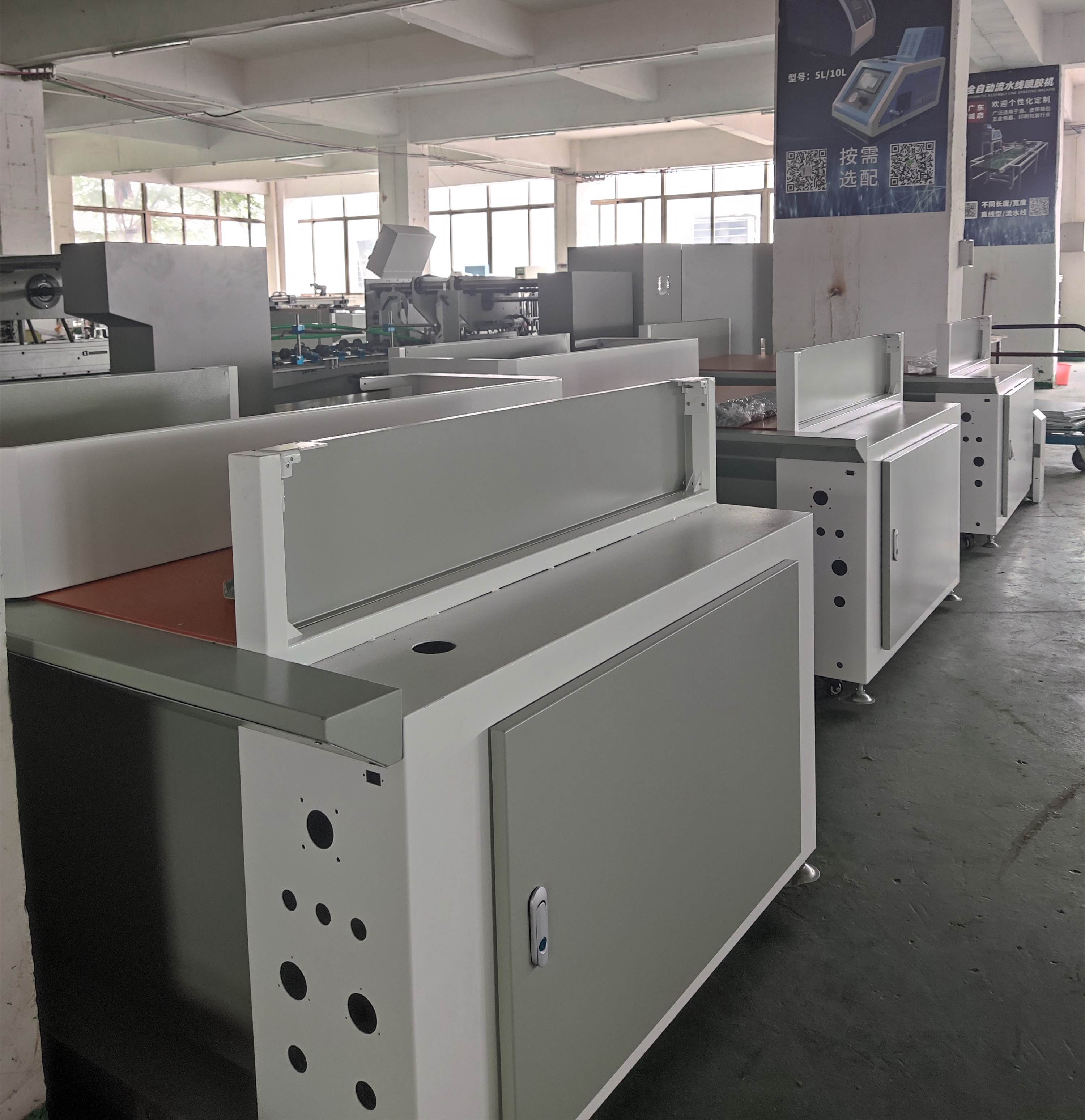 Folder Gluer Machine for Hard Cover Book Making Incorporating Water Soluble Cold Glue
