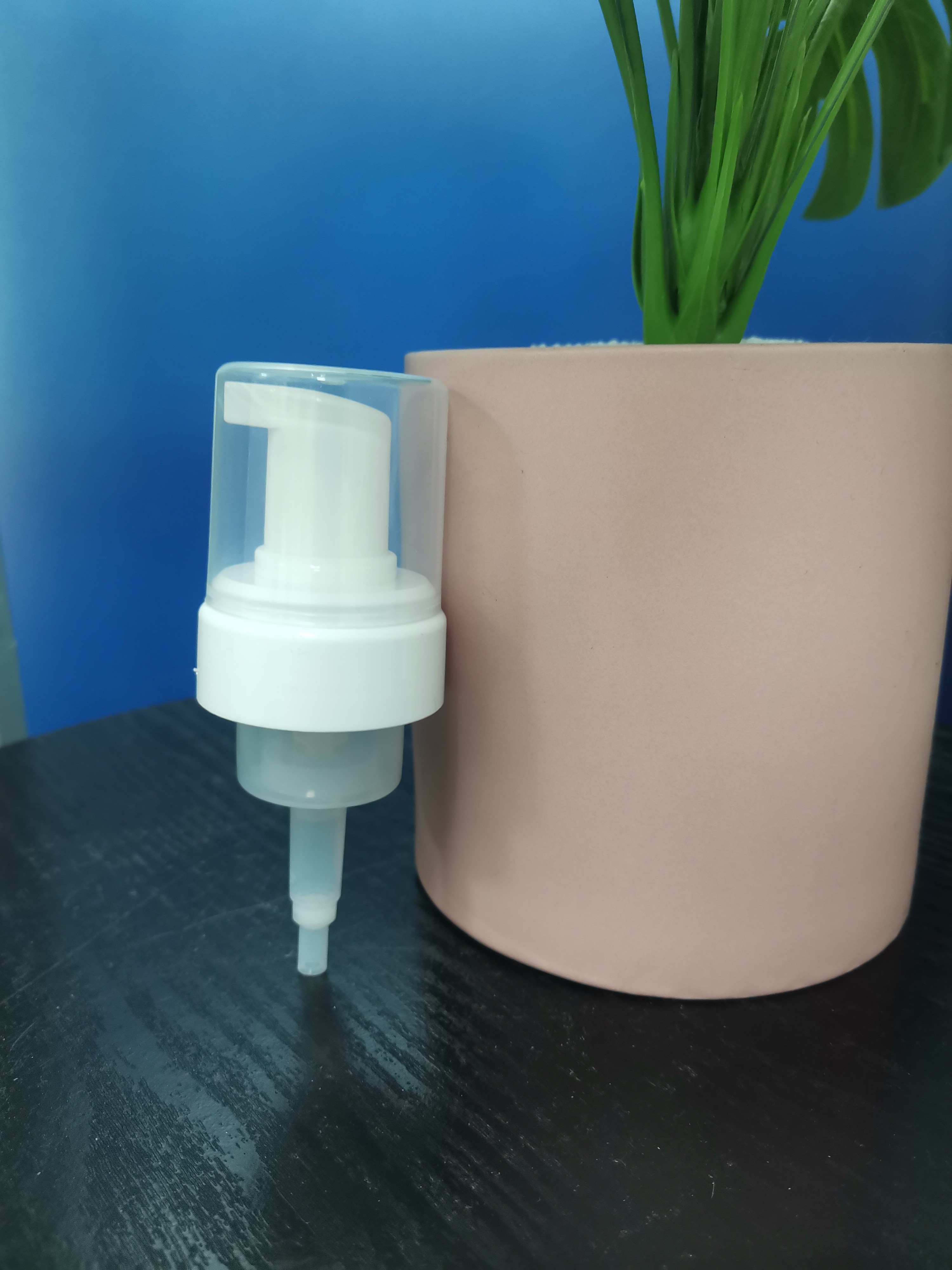 Reusable Foam Pump Head PP Inside / Outside Core Fits Most Bottles Non Spill Design