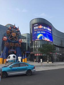 China Large Digital Club Led Billboard Display Outdoor Video Display Full Color P10 wholesale