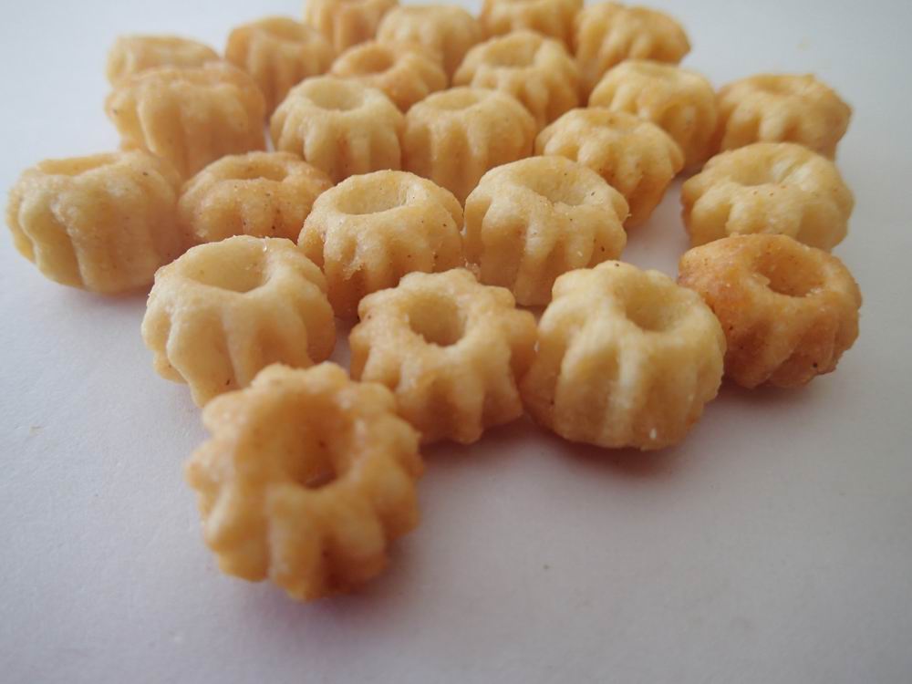 Japanese rice cracker for parties, supermarkets and bars grain snacks crispy rice crackers