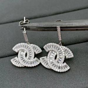 China Geometric Hoop Huggie 925 Sterling Silver Diamond Cubic Zirconia wholesale