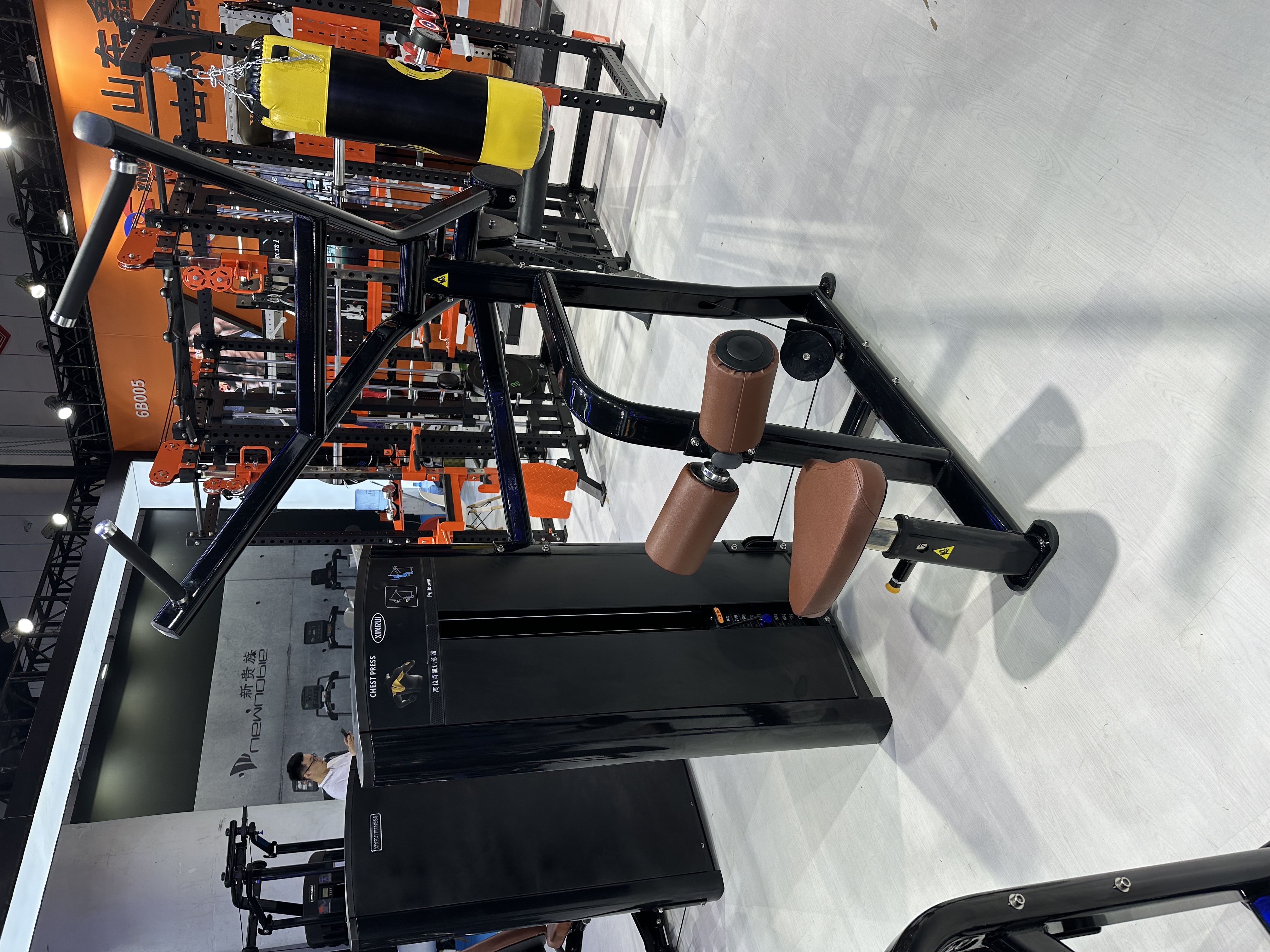 Strength Training Equipment Pin Load Selection Seated Lat Pulldown Machine