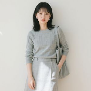 China 88GSM Polyester Jacquard Fabric Breathable Off White Textured Fabric wholesale