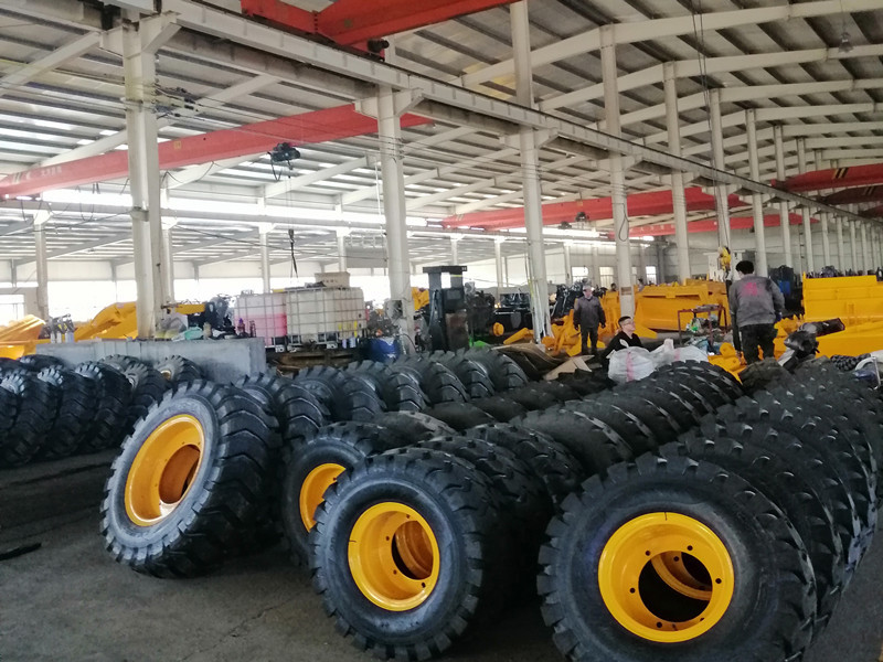 Earth moving machinery best backhoe loader excavator price