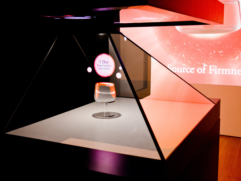 1920X1080 Resolution 3D Projection Pyramid Hologram Projector Full HD Resolution