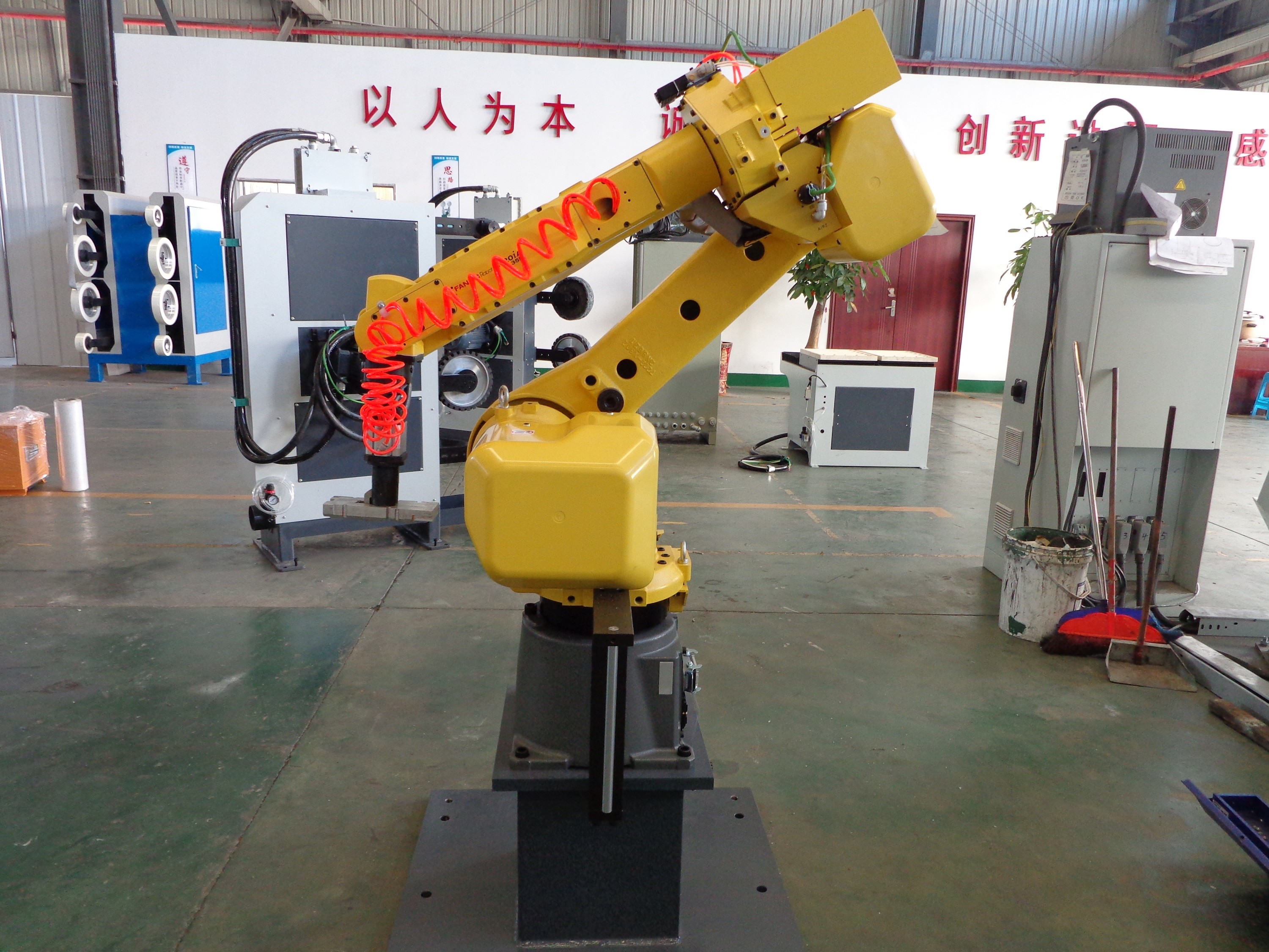 Flexible Robotic Arms Faucet Grinding Industrial Polishing Machine Copper Surface