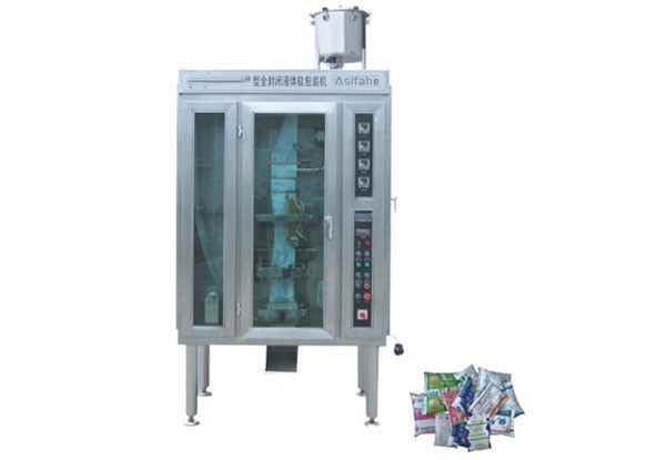 Closed aseptic automatic liquid packaging machine 180ml and 500ml milk aseptic bag packaging