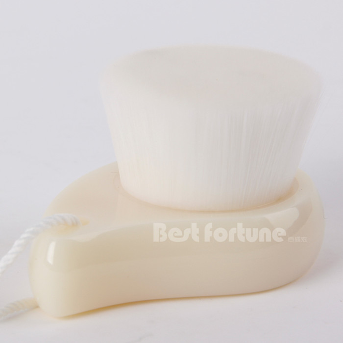 Mild Fiber Pore Charcoal Face Brush Fiber Hair Wooden Handle Easy Operating