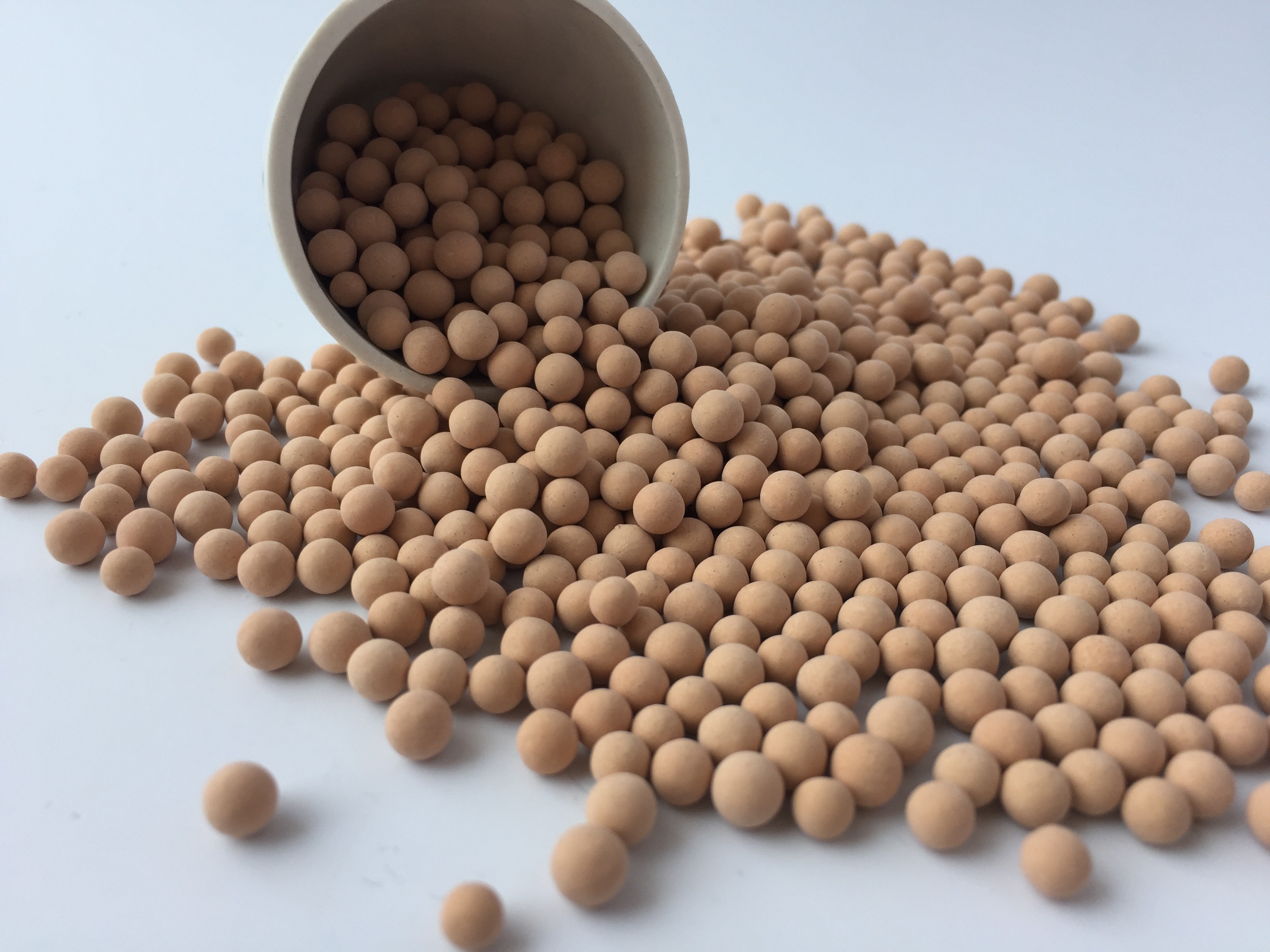 PH 3 - 10 Cylindrical Molecular Sieve 5A For Industrial Adsorption Purposes