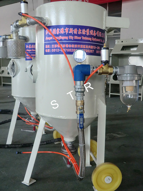 Tiny Portable Abrasive Blasting Machine Remove Rust on Car Accessory Boat Part Steel