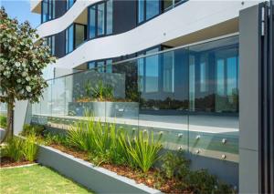 China Residential Frameless Glass Railing , Frameless Glass Balcony Balustrade Systems wholesale