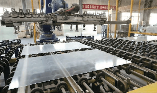 Controllable Solar Photovoltaic Glass with Energy-Saving Power Generation