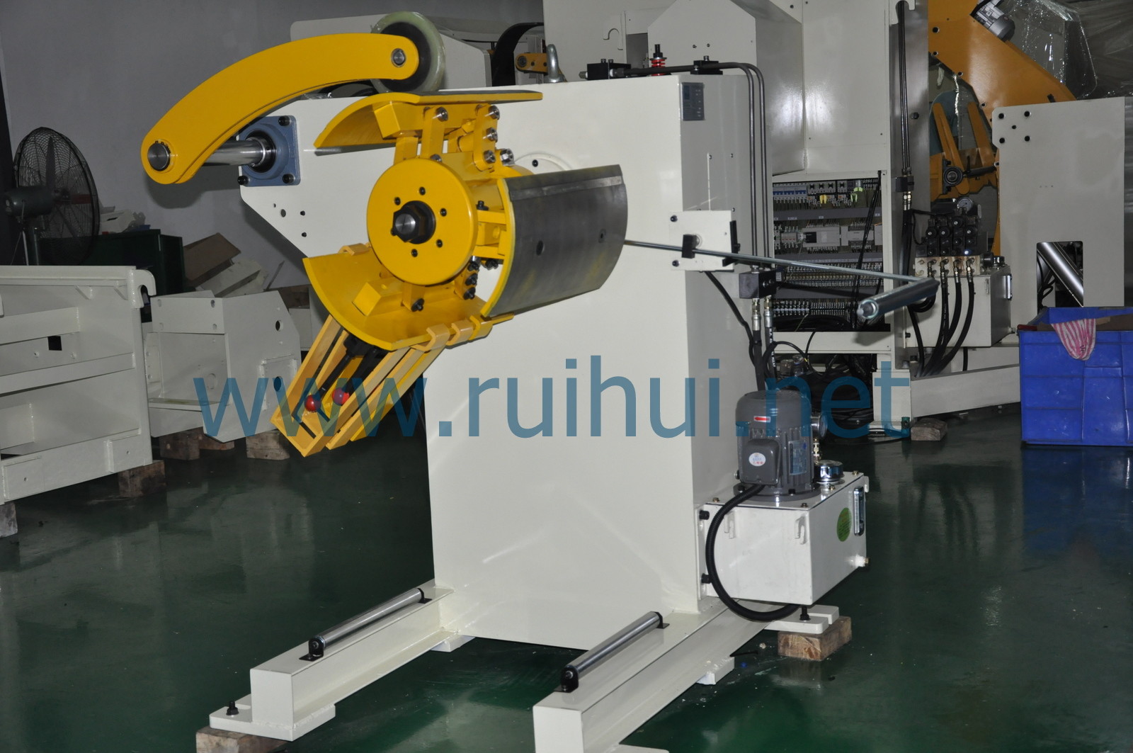 Auto Coil Hydraulic Steel Sheet Metal Decoiler With Penumatic Pressing Arm