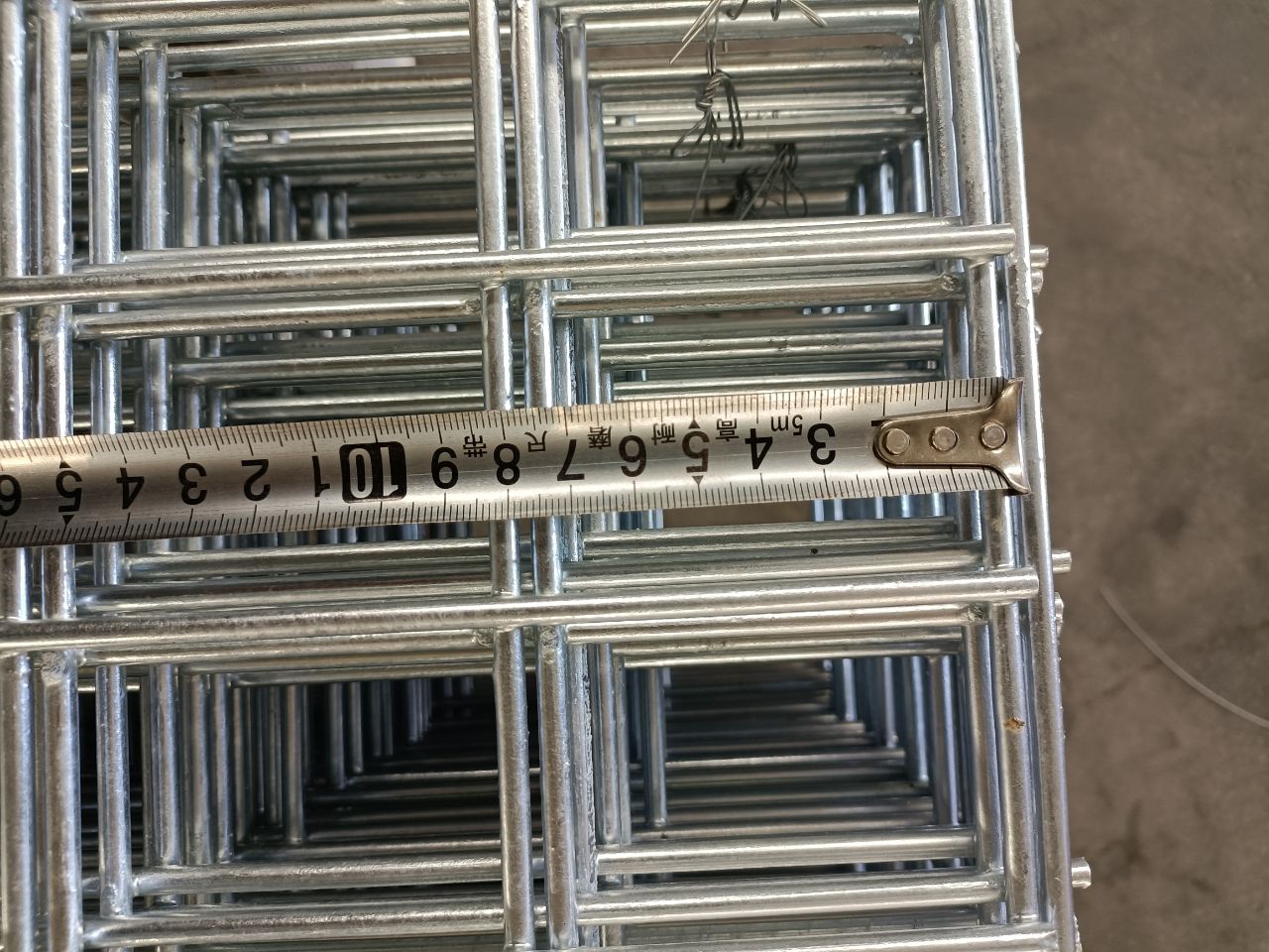 Special Design Widely Used 1/4"x 1/4" Hot Dipped Galvanized Welded Wire Mesh Roll