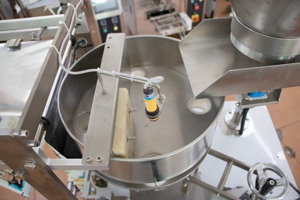 120g 250g 500g 600g sugar salt chili powder cashew nut packing machine with labeling packing machine nuts