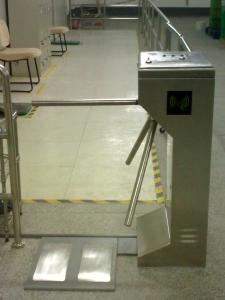China Automatic ESD Turnstile 304 Stainless Steel Electronic Barrier Gates wholesale