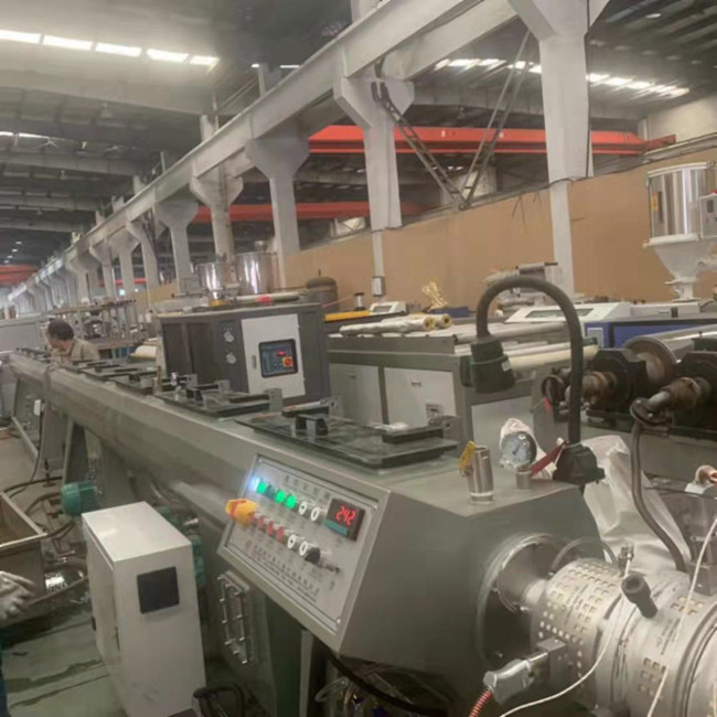 LDPE HDPE Material Plastic Pipe Extruding Machine 150kg/H