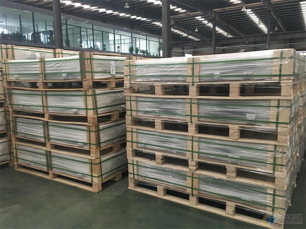 3.2mm 2mm Float Glass Low Iron Ultra Clear Tempered Pattern For Solar Panel