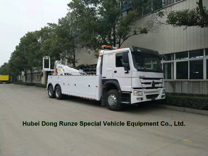 HOWO 50 Ton Heavy Duty Rotator Wreckers Tow Truck With 360 Degree Rotation