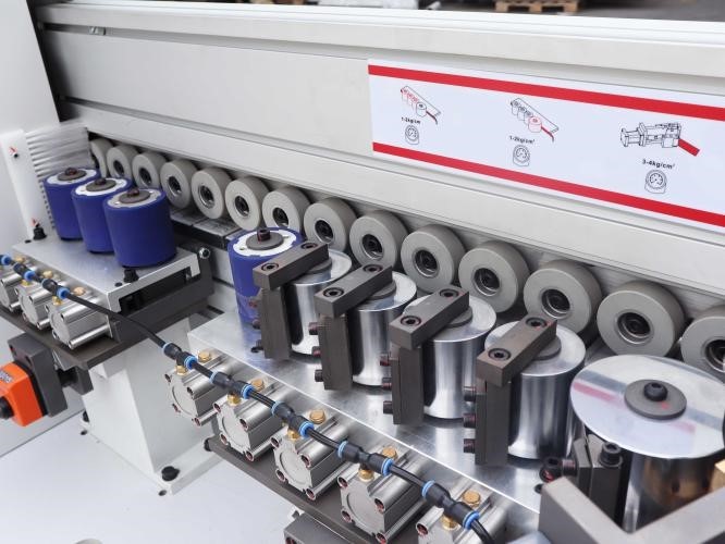 Honeycomb Panels Furniture Edge Lipping Machine contour edge banding machine 17KW